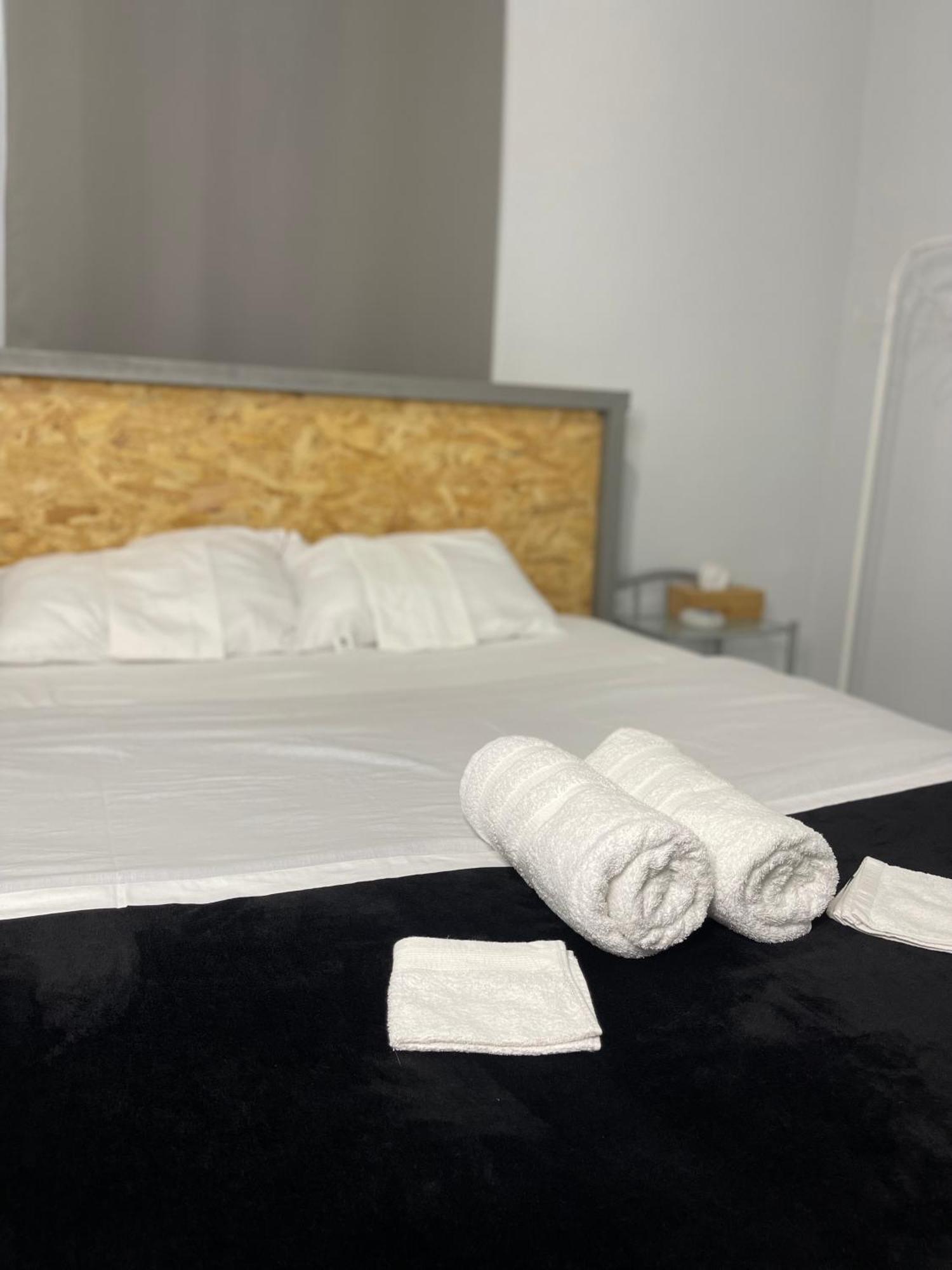 Airpoint Renovated Apartment Artemida  Ngoại thất bức ảnh