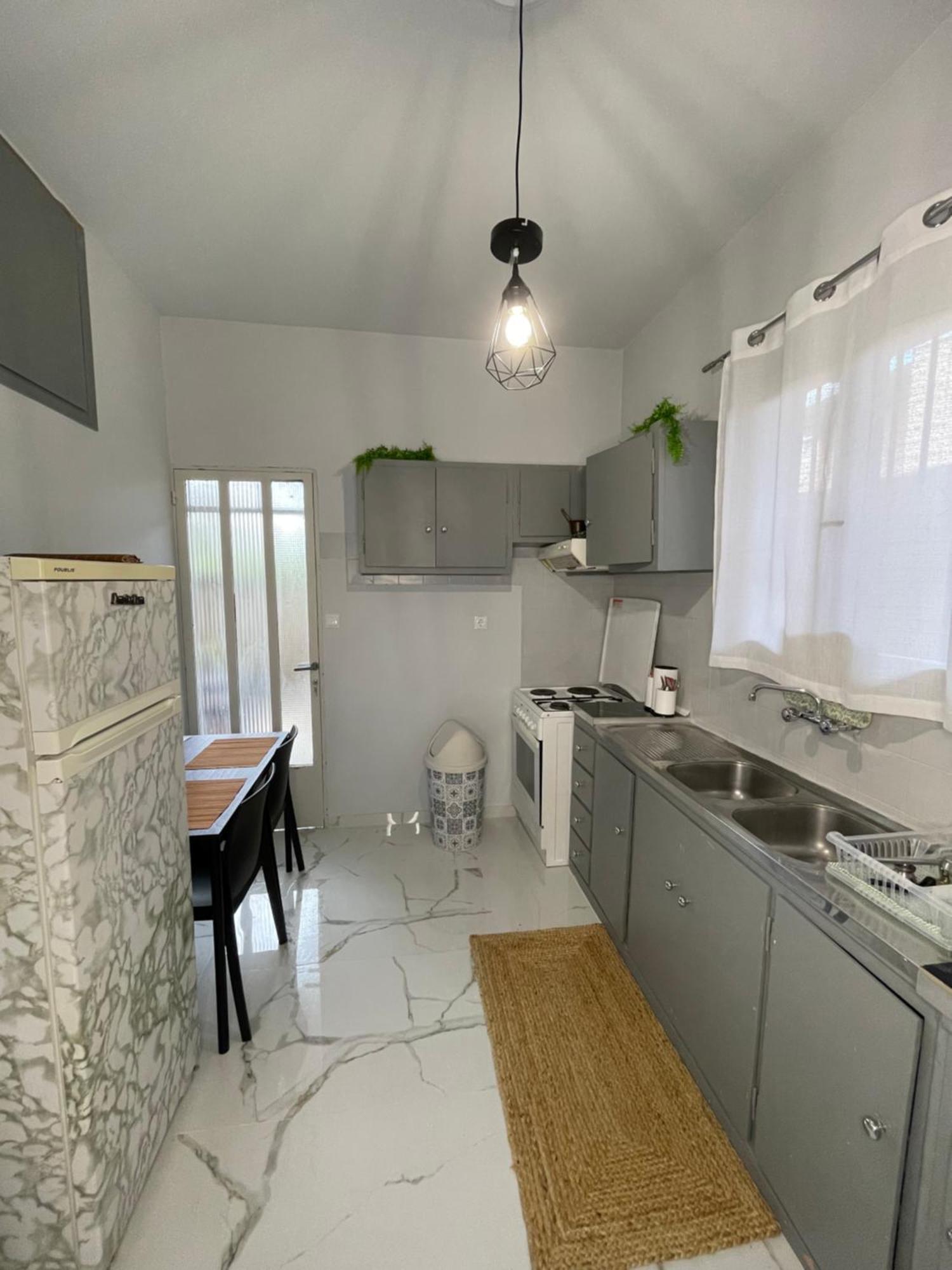 Airpoint Renovated Apartment Artemida  Ngoại thất bức ảnh