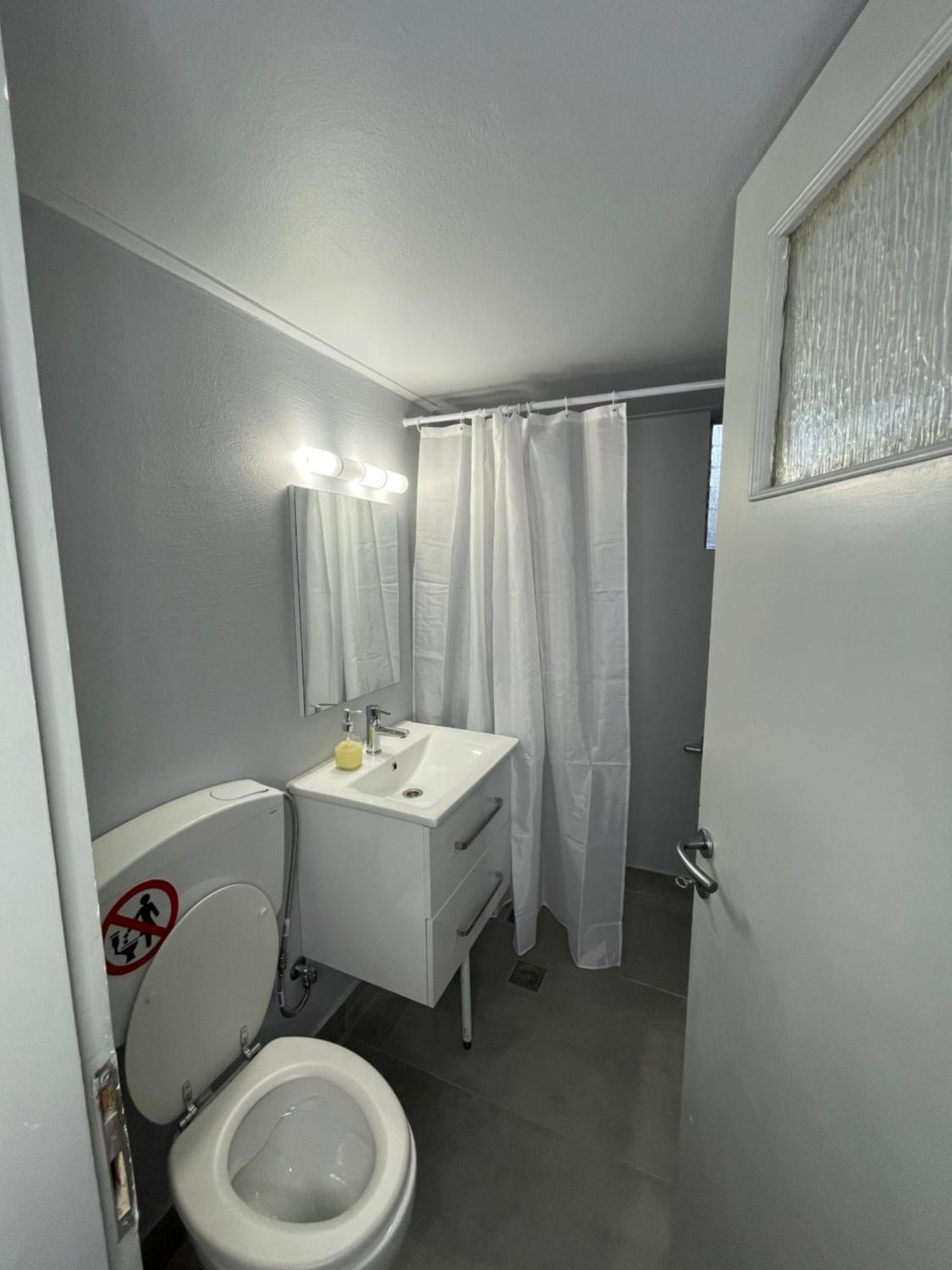 Airpoint Renovated Apartment Artemida  Ngoại thất bức ảnh