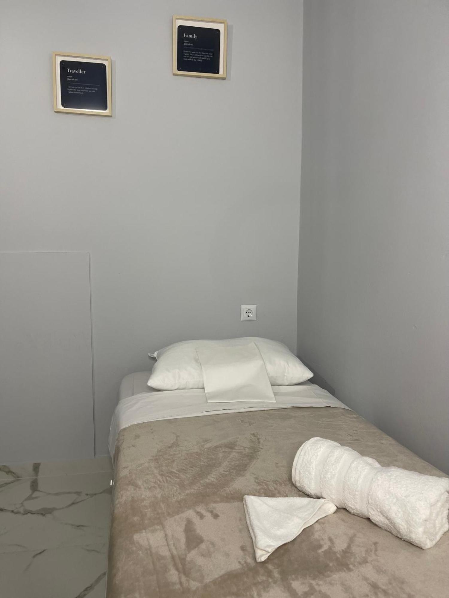 Airpoint Renovated Apartment Artemida  Ngoại thất bức ảnh